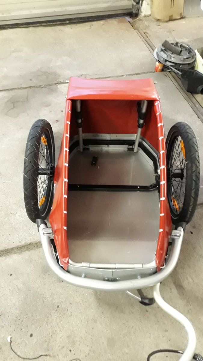 PLastenrad's tweet photo. @vonjosbach Eure Anhänger fetzen. Ich hab mir auch vor kurzem einen umgebauten #Croozer zugelegt. Da wir eh einen Kinderanhänger haben und die Kupplung am Rad gleich doppelt genutzt werden kann. https://t.co/GO7nDjkv7S