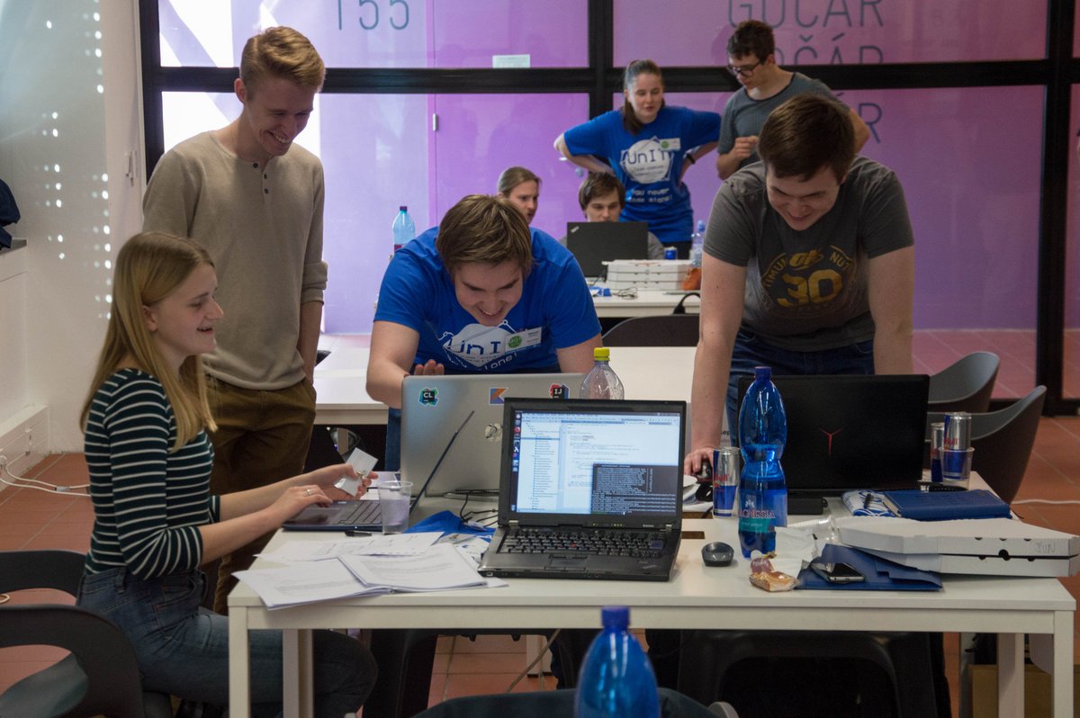 BESTPrague's tweet image. UnIT je týmová soutěž, která má tři kategorie - backend, big data a mobilní aplikace. 
Pro nejlepší tým čeká Oculus Go, jako malá pozornost.

unit.bestprague.cz

#cvut #fitcvut #felcvut #mff