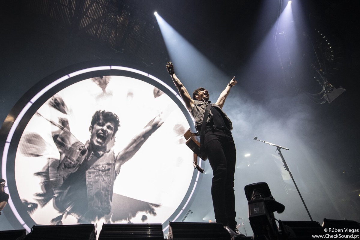 ShawnMendesFRan's tweet photo. Pour vous remettre du concert d'hier et continuer à écouter @ShawnMendes gagnez votre abonnement Deezer Premium ! 

• Pour cela il suffit de :

- nous suivre ainsi que @DeezerFR !
- Rt le tweet 

Playlist 100% Shawn Mendes : https://t.co/jGdXbVJkdL https://t.co/aVzoBarNlc