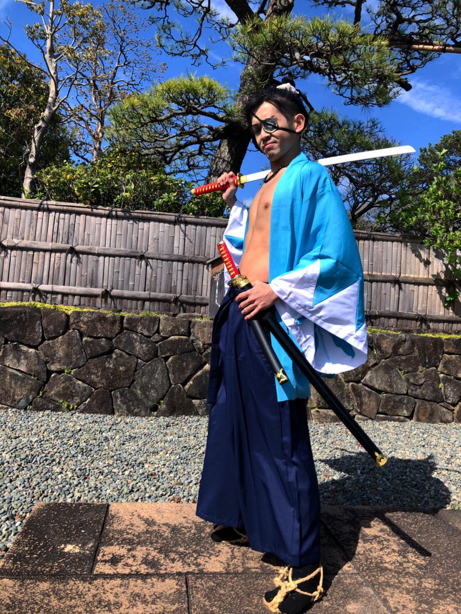 やっぱりもっと羽織を汚した感じの方が良かったかな？あと袴も長かっ