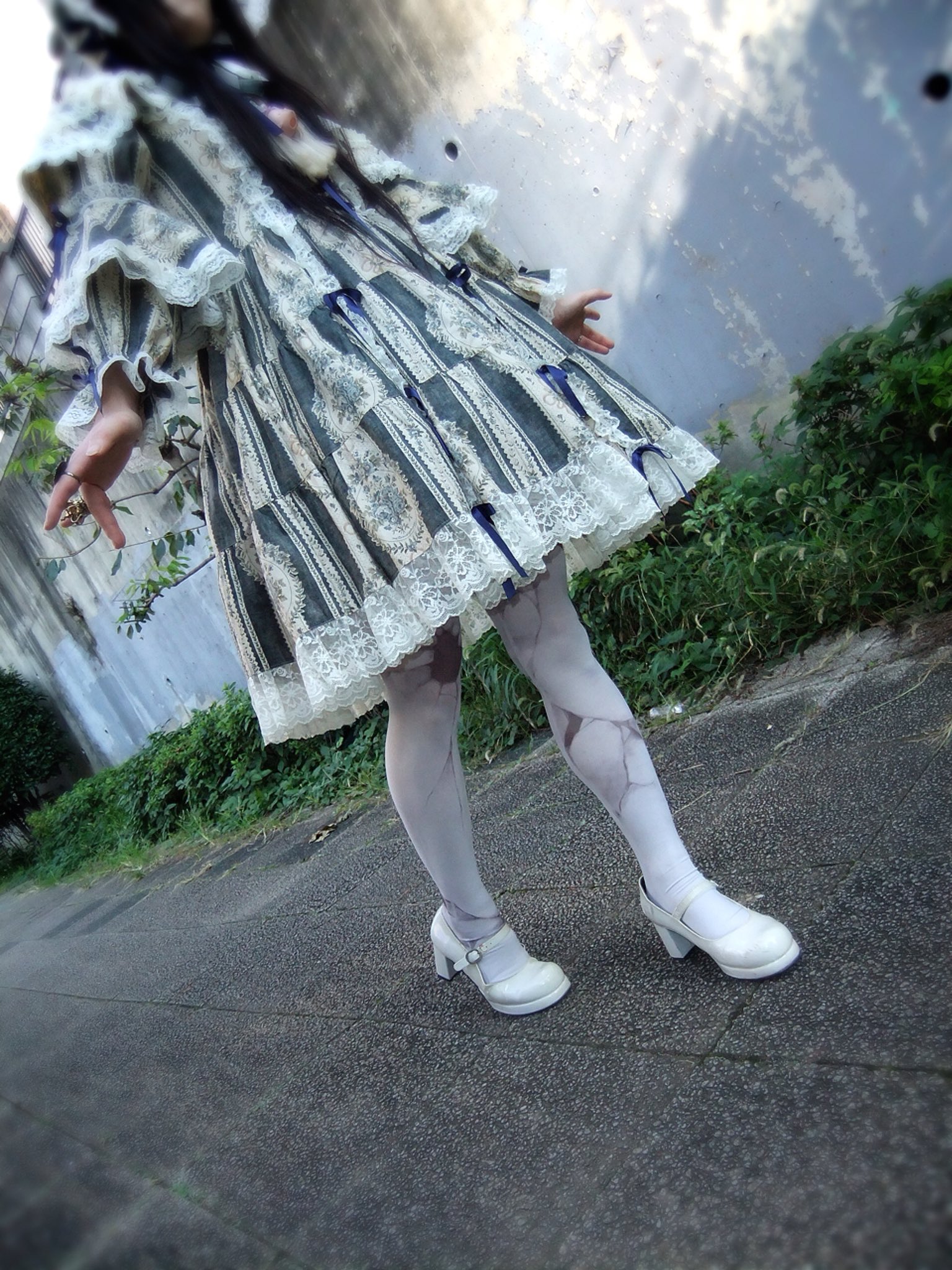 亜樹 平成最後に自分の代表作を貼る 思い入れがある服飾作品です ヒビ割れた陶器人形の脚になれる 罅割れビスクドールタイツ Model 実季 通販https T Co Keo4ubgfzk T Co Ohbv4oidjf Twitter