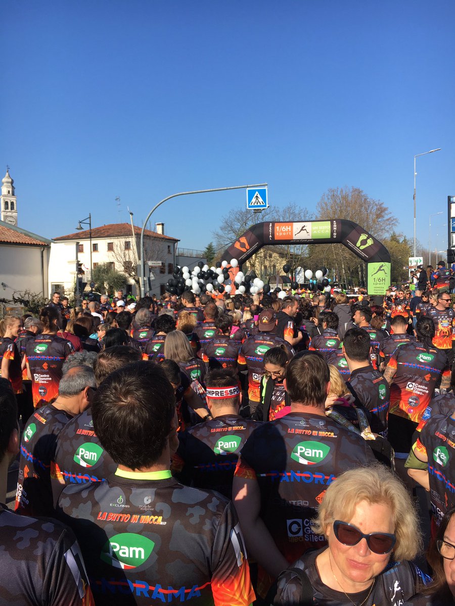chiarazonzin's tweet photo. Il podio muccato alla #moohrun5 di #treviso con gli amici de #labuttoinvacca ! https://t.co/KUN9Ck0yN4