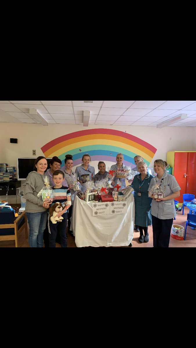 JillTomlinson13's tweet photo. Our lovely team on B11 handing out Mother’s Day gifts to all our mums, lovely buffet on its way for lunch too!@WHHNHS @Mel_Pickup @SatishHulikere @Kimberley_S_J https://t.co/8QN6KbQZpF