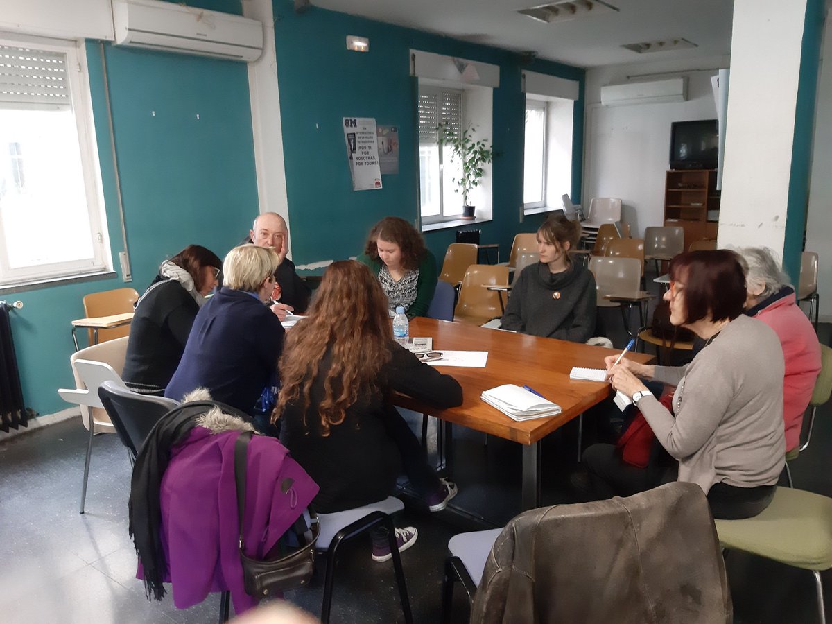 Adhesiva_Bcn's tweet photo. Encuentro Europa Zapatista en #Madrid Mesa de trabajo sobre Brigadas de Observación de Derecho Humanos a Chiapas #Bricos @CdhFrayba Bilbao, Valencia, Barcelona, Italia, Noruega https://t.co/Hqsnh8l6VC