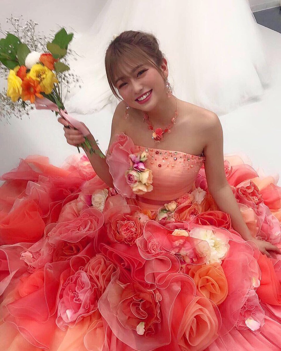 8467 やしろなな 麻生専門学校のイベントでウエディングドレス初めて着ました ドレス着た瞬間西野カナさんの歌熱唱したくなりました 8467 やしろなな 麻生専門学校のイベントでウエディングドレス初めて着ました ドレス着た瞬間西野カナさんの歌熱唱したくなりました