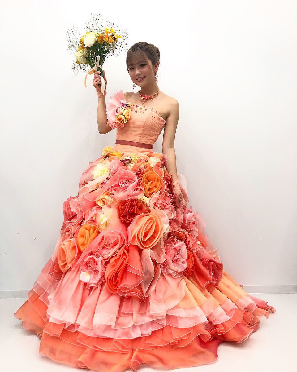 8467 やしろなな 麻生専門学校のイベントでウエディングドレス初めて着ました ドレス着た瞬間西野カナさんの歌熱唱したくなりました 8467 やしろなな 麻生専門学校のイベントでウエディングドレス初めて着ました ドレス着た瞬間西野カナさんの歌熱唱したくなりました