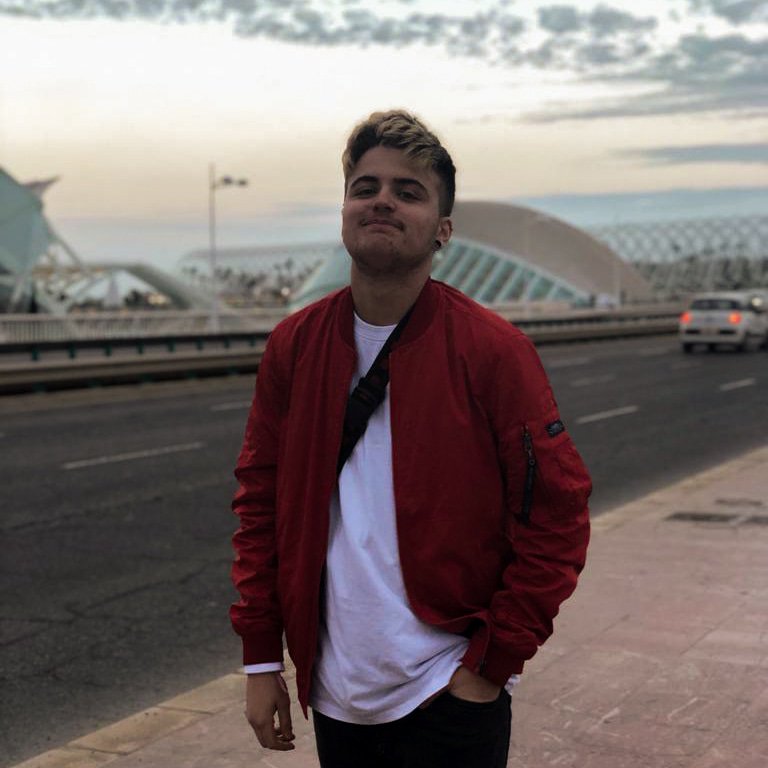 __KnightBastian's tweet photo. Soy Bastian Alexander (puedes llamarme Bast o Alex) y soy un chico trans de Madrid. Llevo un año y un mes en hormonas. Doy gracias a esta comunidad por unirnos y hacerme ver que no estoy solo. Nos quiero.

#VisibilidadTrans 
#TransDayOfVisibility 
#DiaDeLaVisibilidadTrans https://t.co/BRXGHxdee5