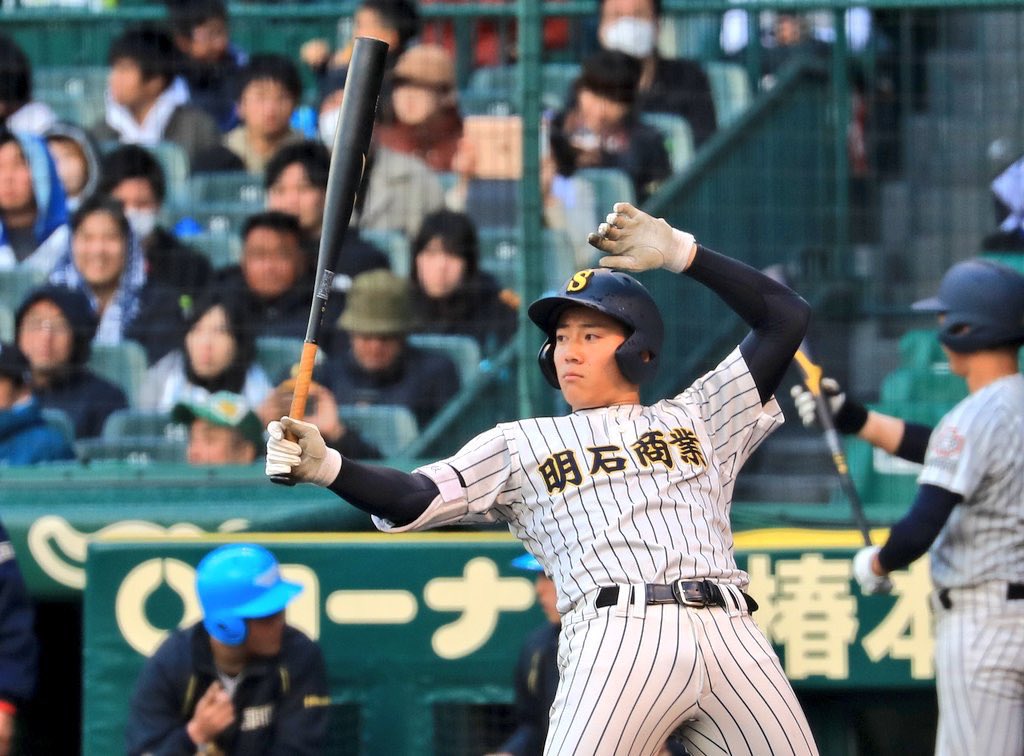 まくわうりぃぃeeeee On Twitter 明石商 来田涼斗半端ないって あいつ半端ないって 先頭打者ホームラン 放って 9回サヨナラホームランで試合決めるもん そんなんできひんやん 普通 センバツ 明石商 来田涼斗 来田半端ないって Https T Co