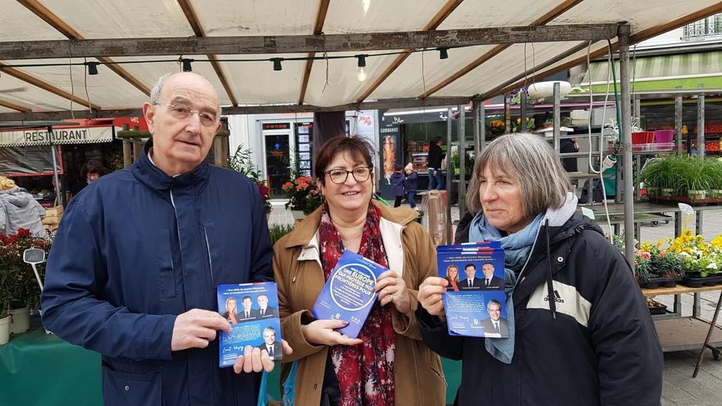 94Republicains's tweet photo. Du #KremlinBicêtre à #Fresnes, sur le terrain dans tout le #ValDeMarne pour défendre une #Europe qui nous protège !
#Europeennes2019 https://t.co/XD5uk613Cn