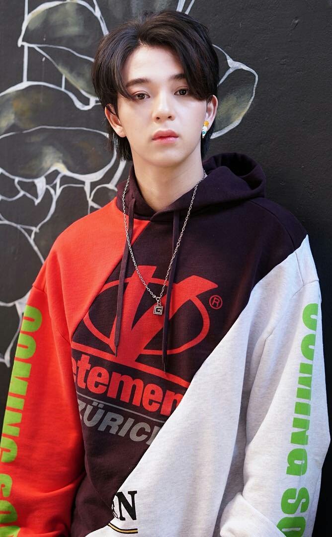 basyuzhou's tweet photo. 31.03.2019 🐻#WeBareBearsAroundtheworld พบ Bas #SBFIVE
📌ชั้น 1 เดอะพรอมานาด รามอินทรา #ThePromenade #ThePromenadeth #บาสเด็กอ้วนที่แท้จริง cr.pic ig ploy_sukwasa https://t.co/YfKhPUVEDv https://t.co/K5KyJsBcmf