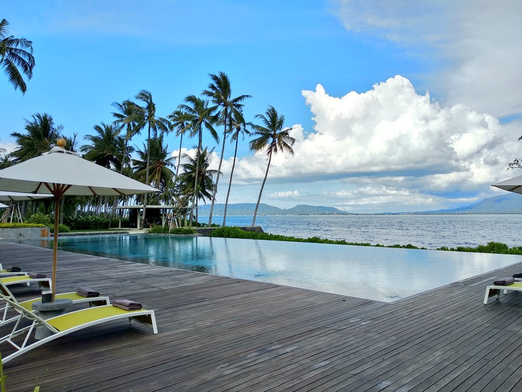 Where to stay in Banyuwangi? I would definitely recommend Dialoog Banyuwangi. Mesmerizing, indeed