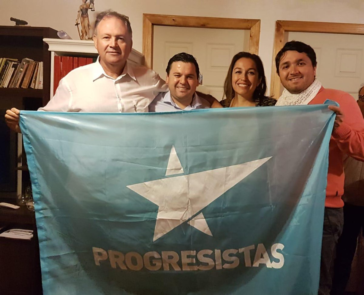 PedroAbarcaPRO's tweet photo. Gran jornada de trabajo territorial en la region de Maule. Damos la Bienvenida a los concejales, Ismael San Martin de #Rauco, Ricardo Lizama de #VillaAlegre y a l@s nuev@s militantes que se incorporan al Partido Progresista de Chile @camlagos
@fjdiazherrera #CorazonProgresista https://t.co/yo77dHUdXH