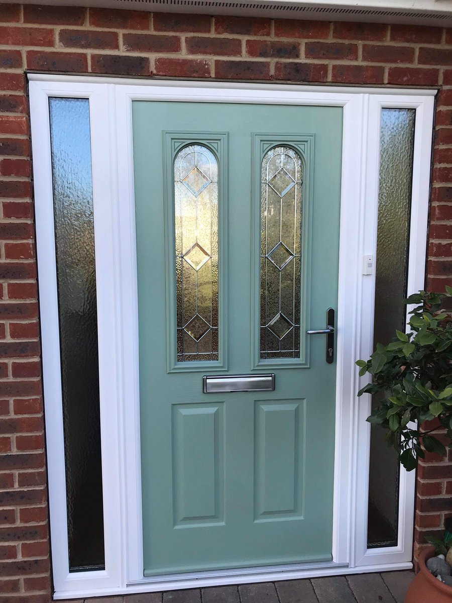 EliteWindowsGY's tweet photo. Busy day at the ranch today installing @SolidorLtd in and around #NELincs #Grimsby #Cleethorpes https://t.co/aLyyXM0La1
