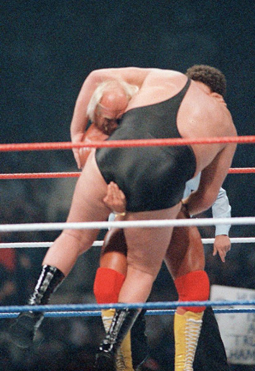 darrenrovell's tweet image. 32 Years Ago Today: @HulkHogan body slams Andre The Giant in Wrestlemania III in what is arguably the greatest day in WWF history, in front of 93,000 at the Pontiac Silverdome.