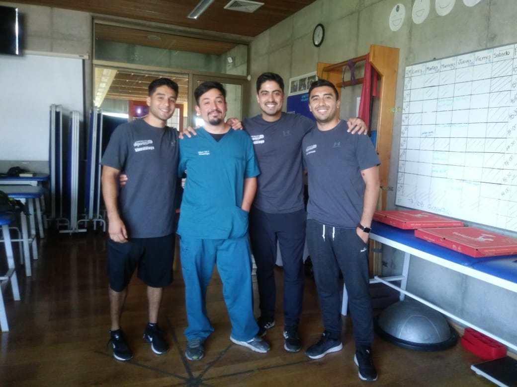 #FelizViernes

Los invitamos a conocer los servicios del área salud que nuestro @PolideportivoEC ofrece a las familias de #EstaciónCentral ⤵️
 municipalidadestacioncentral.cl/conoce-los-ser…