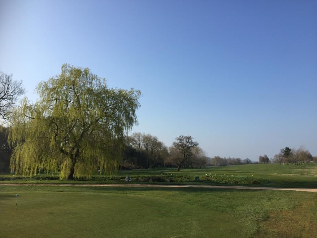 It’s a truly stunning day here at Feldon Valley.
We’re enjoying lunch sat on our balcony which has stunning views across the golf course - come and join us by calling 01608 685633 to book your tee time! ⛳️☀️

#golflife #FridayFeeling