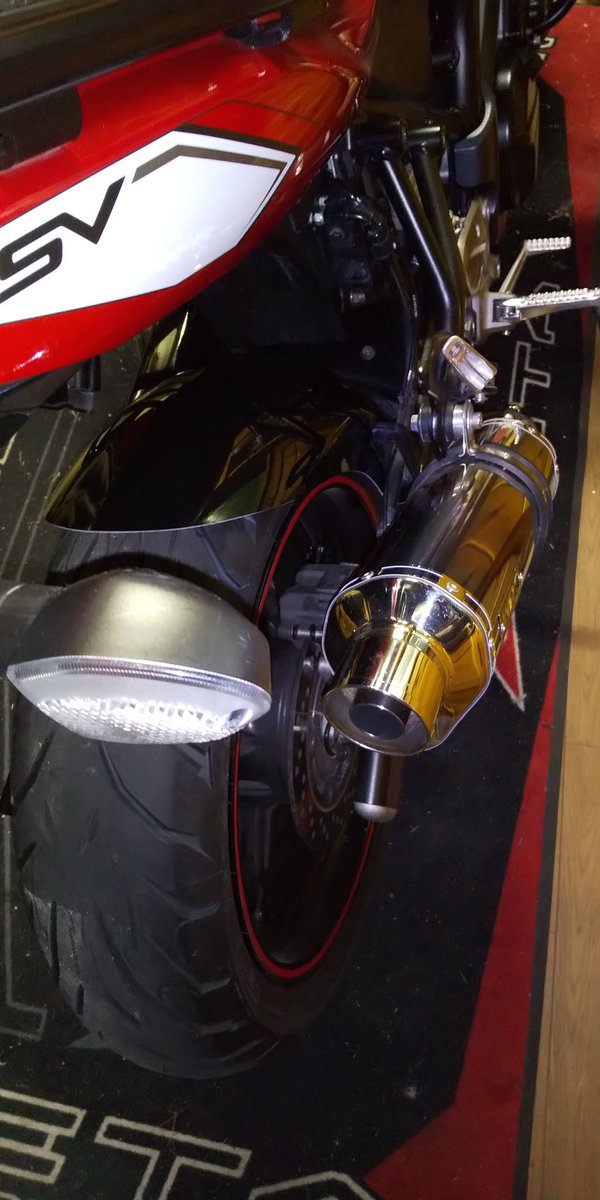 2BLVP55B's tweet photo. インナーフェンダー取り付けました🔧安心品質&amp;低価格の日本製です！

#SV650ABS #インナーフェンダー #THESIMPLE https://t.co/ex1bgP3xwv