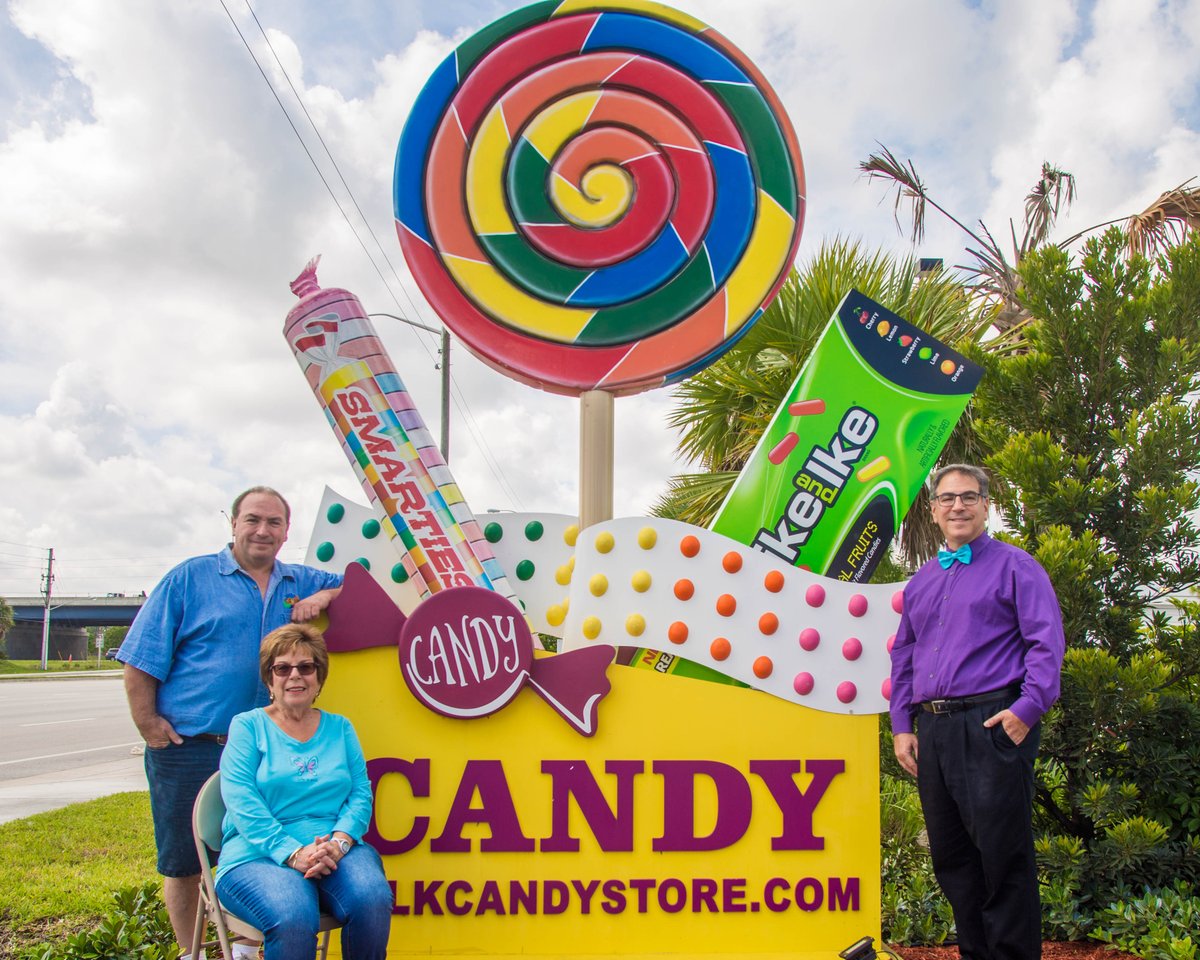 bulkcandystore's tweet photo. Cheers to #MomandPopBusinessOwnersDay ๐ฅณ
Say Hello to the Shenkmans! - The owners of #BulkCandyStore in West Palm Beach, FL! https://t.co/5h0qDXvw8w