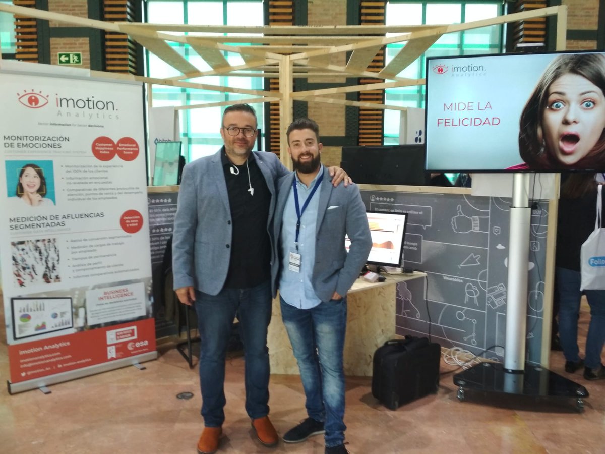 imotion_An's tweet photo. Muy contentos por nuestra asistencia hoy en la #SetmanadelComerc! Nuestro sistema de medición de la experiencia de clientes está despertando mucho interés! Aún estáis a tiempo de visitarnos! No os lo perdáis https://t.co/0GUUFgSFIe