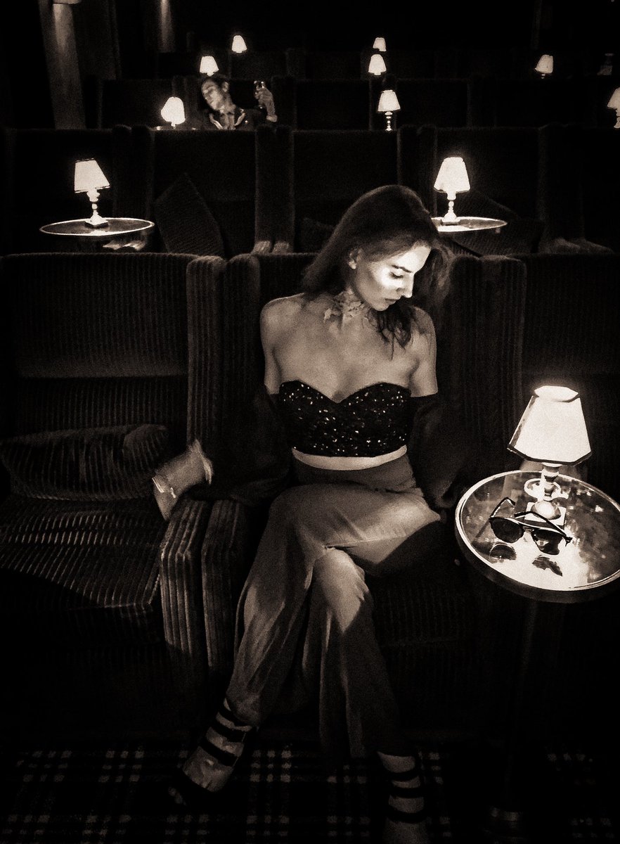karolinarose's tweet photo. Look away and into me.
๐ท: @creeple #emptycinema https://t.co/vRExFN7qkA