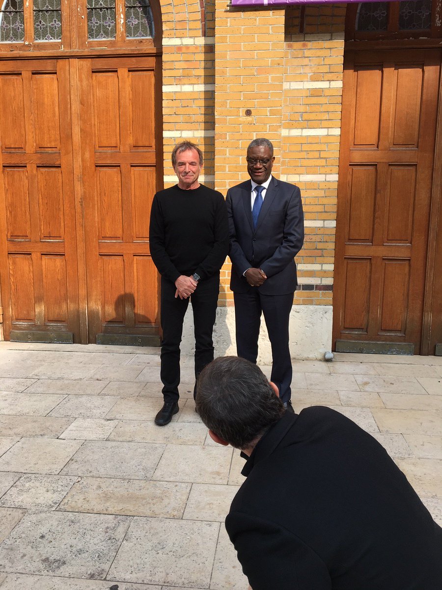 nikosaliagas's tweet photo. Deux hommes d'exception, chirurgiens, amis, humanistes... #DenisMukwege #PrixNobeldelaPaix et #GuyBernardCadière #Réparerlesfemmes un combat contre la barbarie et les viols de femmes en RDCongo "Le viol : une arme de guerre" https://t.co/e6spKajXFs @europe1 @EditionsMardaga https://t.co/x8WiNNBrjB