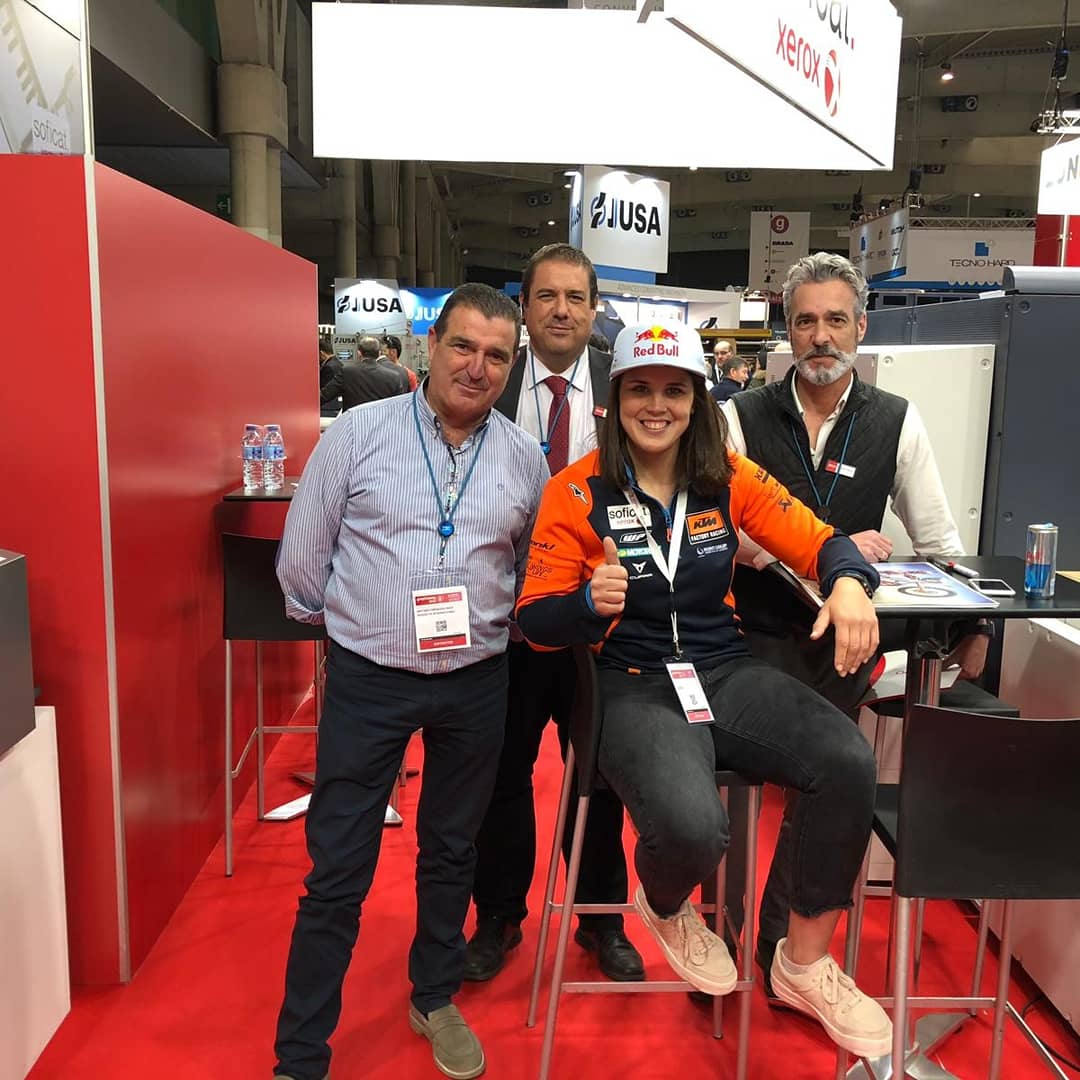 RICOGESTSLU's tweet photo. Hemos tenido la suerte  de compartir un buen momento con @laiasanz_85  #gruporicoit https://t.co/RK4lbFJe0s