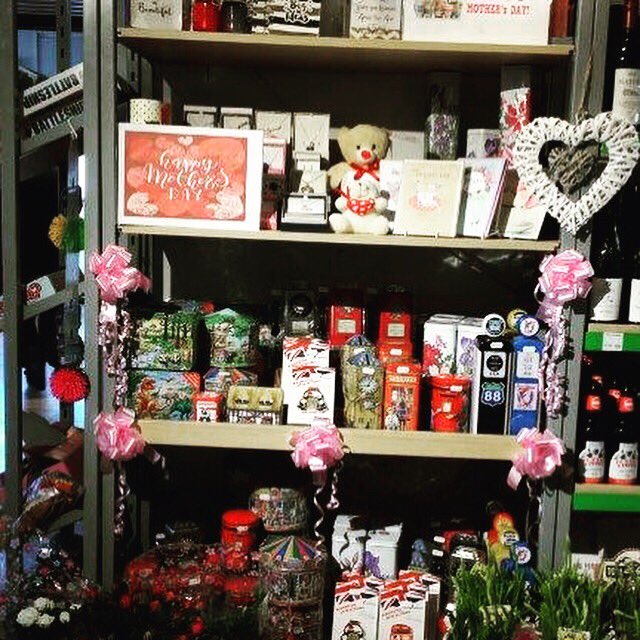 draycot_stores's tweet photo. We have a great selection of cards, gifts and flowers 🌹 to put a smile on your mother’s face this Mother’s Day! #shoplocal #familybusiness #FridayMotivation #chippenham https://t.co/S98dhopvdr