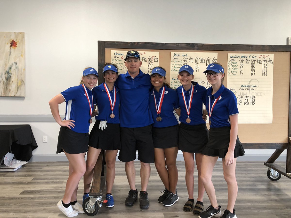 ingridmduran's tweet photo. Congratulations to my daughter Karina Duran for winning Districts Championship 26-6A! Had a rough start on day 1, but made an outstanding come back on day 2 shooting a 69 and placing 1st place!!!She is going to Regions!! The Clemens Team finished 3rd!! Very proud of all of them! https://t.co/jaOYOg5qjV