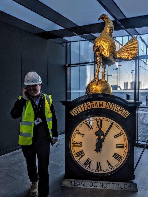 PortviewFitOut's tweet photo. Proud  to announce that we were the #fitoutspecialists behind the lower #hospitality areas of #tottenhamhotspurstadium, including the #microbrewery #toilets and the #GoldLineBar - the longest bar in the UK at 65m long! 🍺🚽🏟️#FitOutByPortview #Spurs  
https://t.co/ycACIchPGC https://t.co/JFedt5iVeJ