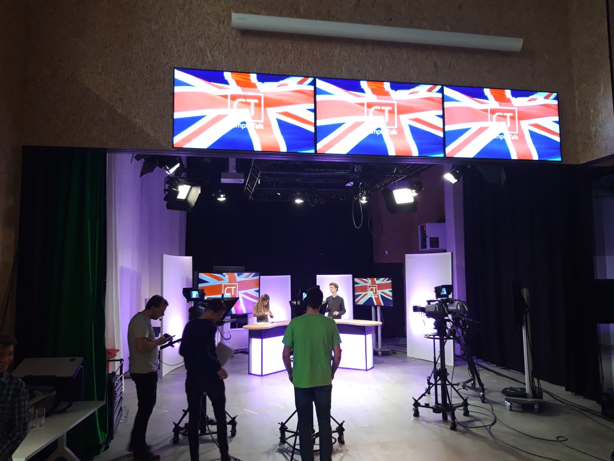 Live-uitzending over Brexit van studenten School voor Journalistiek <a href="/HU_Utrecht/">Hogeschool Utrecht (inactief)</a> . Beide kanten van Kanaal gecoverd: vanuit onze studio in Utrecht schakelend met correspondenten ter plekke in Londen! Best mooi onderwijs...