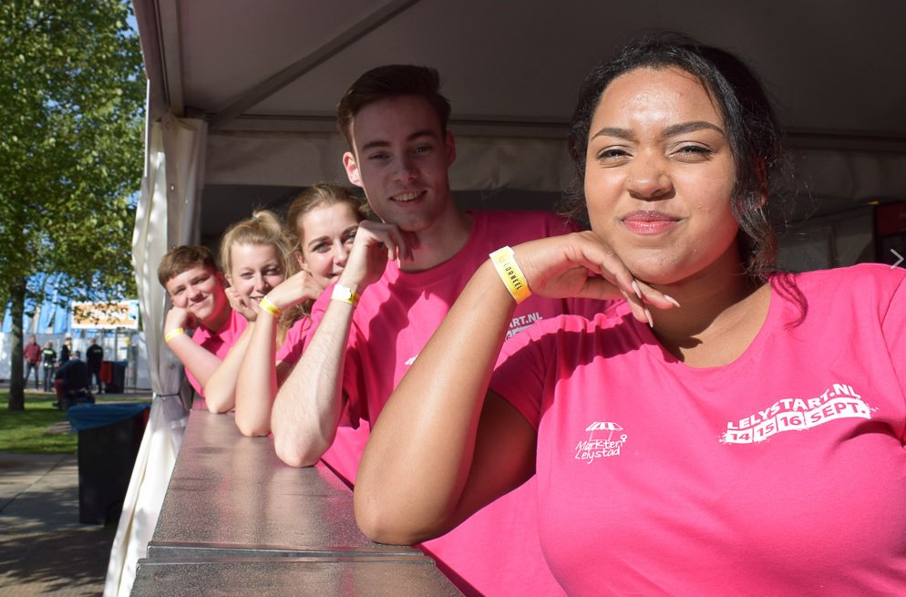 VRIJWILLIGERS GEZOCHT! Voor het geweldige 3 daagse festival LelySTART! We gaan weer los! Om dit festival tot een succes te maken hebben we jouw hulp nodig! Meld je nu alvast aan als #vrijwilliger > bit.ly/1GUem87 

#lelystad #lelystart #vrijwilligers #festival #september