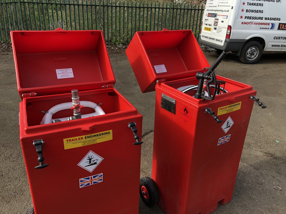 trailerengineer's tweet photo. Customer asked for suction and return fittings to be added to our Bowset for feeding machines, no problem, job done and heading out to Ireland today.
#fuelcaddy #bowset #fuelbowser #fueltrolly #planthire #equipmenthire #generatorhire #equipmentrental #construction #eventhire https://t.co/JIWWftaq9g