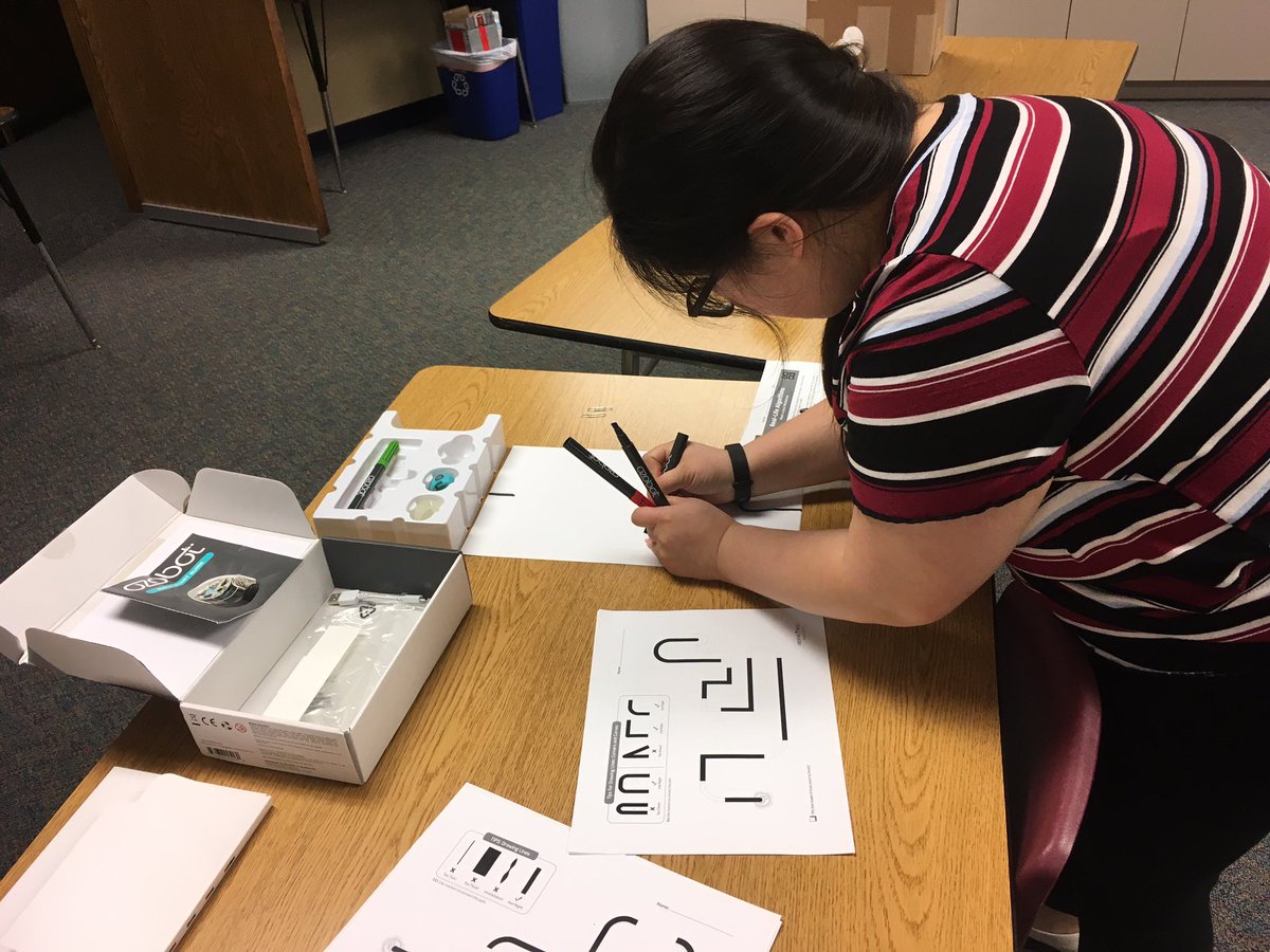 TLemmensCESA7's tweet photo. An evening spent collaborating, designing innovatively and thinking computationally. #ThisIsC7 https://t.co/KSgWIUBbkY