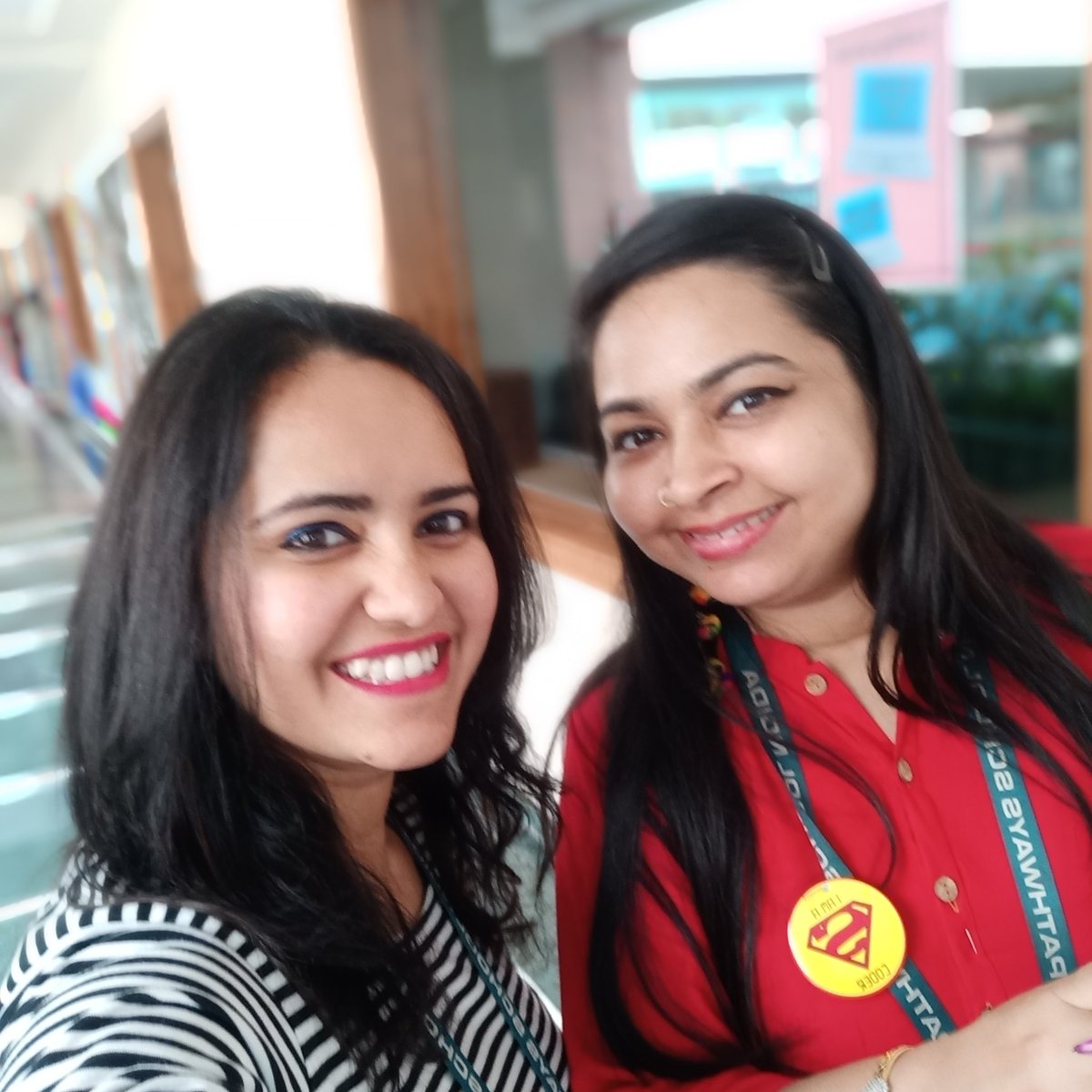 KirtiTrehan's tweet image. Last day of the #codingweek2019 where #teachers come on board to #code to earn the #supercoder
Badge leaving us with beautiful memories of the week passed by #happyus #satisfied #newbegginigs for next session @PathwaysNoida
@sansanananana