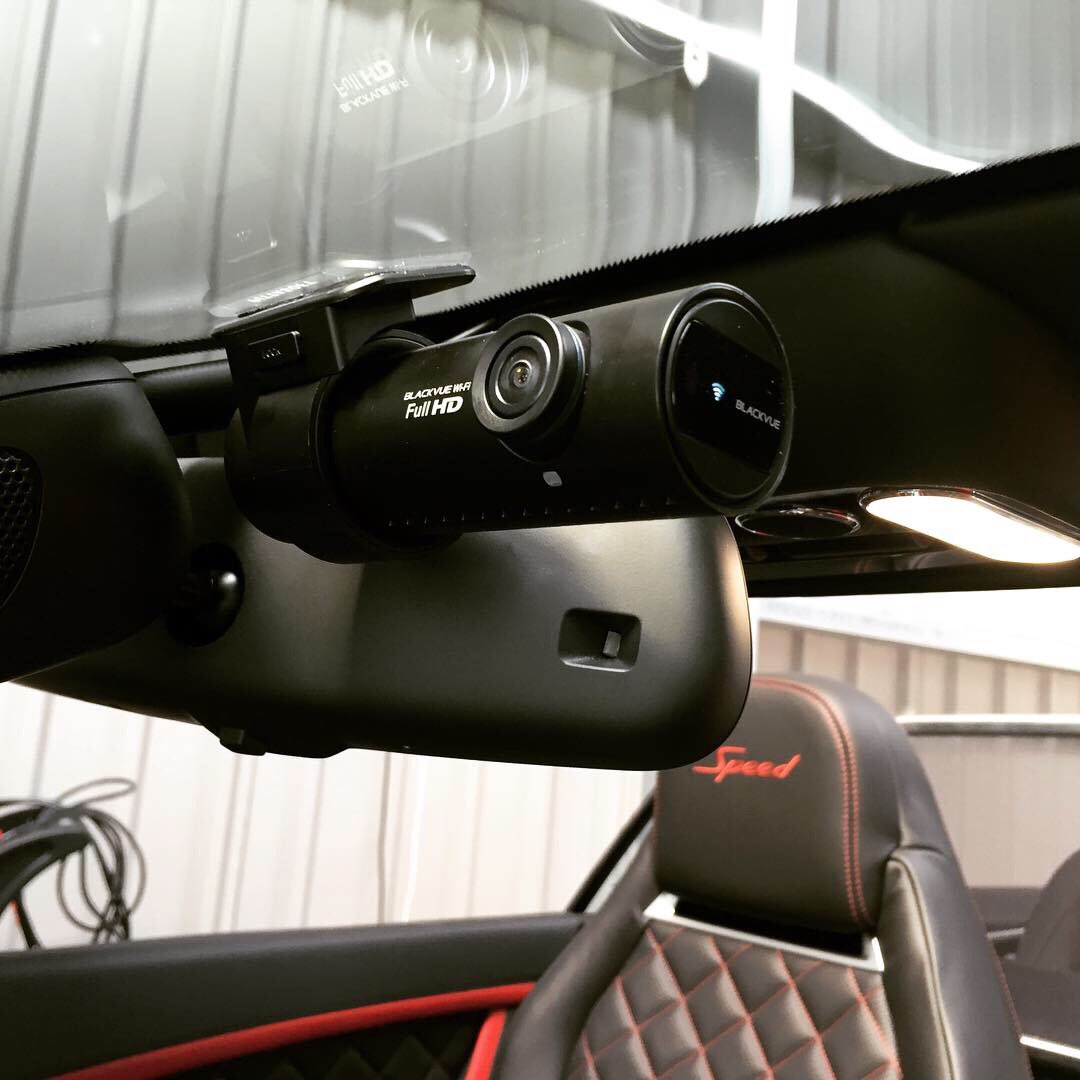 PrestigeFitters's tweet photo. Bentley Continental GT fitted with front Full HD BlackVue Dash Cam with built-in Wi-fi. Just in time for this gorgeous coming our way. Other options available through our website 

#bentley #convertible #blackvue #prestigeinstalls https://t.co/iHyyYyKQY2