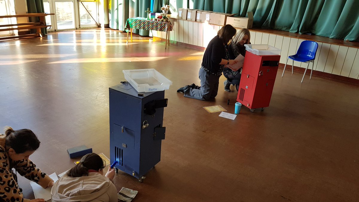 BoxPlex's tweet photo. #teamworkmakesthedreamwork  Here we have staff at @JuniorChurchSch completing the Plex Box challenge in 38.54, just minutes off the record. 

Stay tuned to see if the children can do any better...

#PrimaryRocks #primaryschools https://t.co/GobfDARWqS