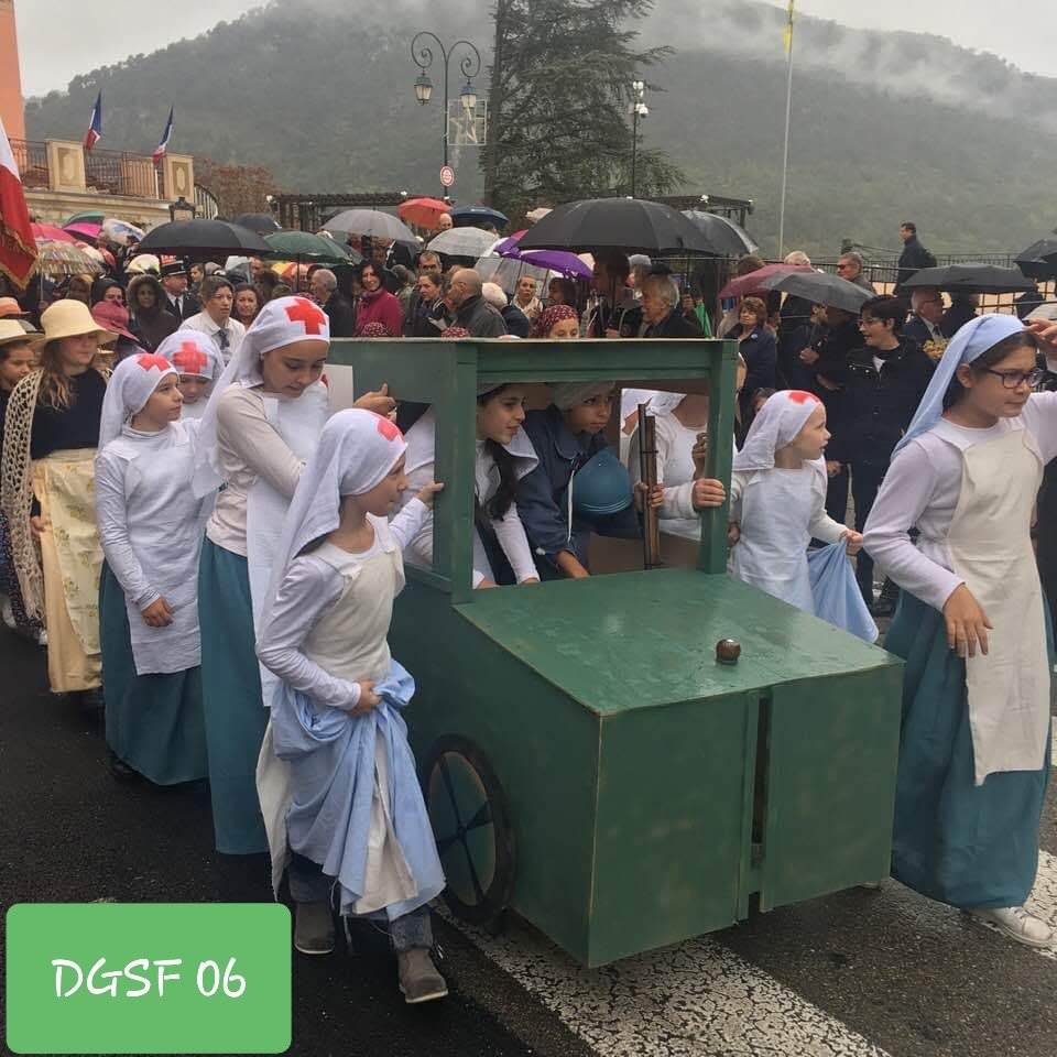 ACTE II #confection des #costumes des #ouvrieres #paysannes et #infirmieres 💙💭❤ #MadeInFrance 🇫🇷 100% #FaitMain 🖐 garanti #Authentique
<a href="/SF_Siege/">Le Souvenir Français</a>