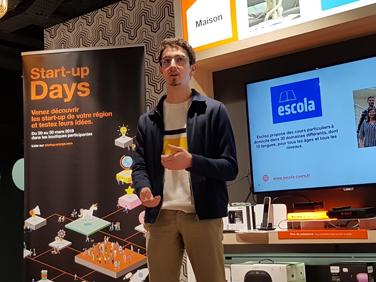 OrangeGrandEst's tweet photo. #StartupDays à Metz #24Serpenoise 😊 c'est au tour de @escola de présenter son concept : l'éducation par et pour des étudiants📚📲 @acnancymetz @dane_nancy_metz https://t.co/wbNQVUl7qP