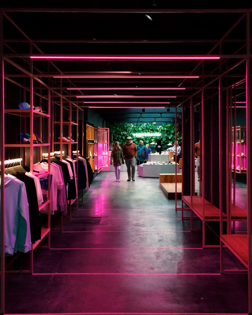 Los displays de PLV sirven para anunciar promociones junto a los productos en venta. De este modo, el cliente tiene la oportunidad de conocer las bondades de tu producto, lo que en un futuro puede suponer mayores ventas y nuevos clientes. buff.ly/2EcbhFq