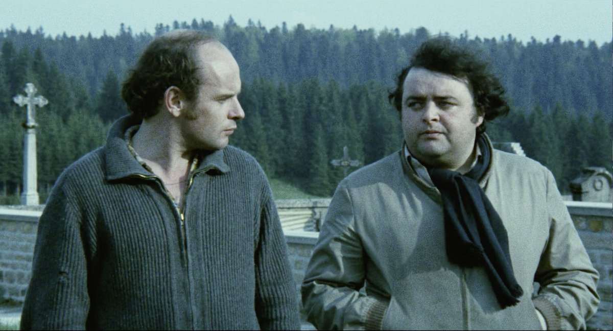 Jean-Françoise Stévenin in his first movie as director -as he did more than 100 as an actor-
misterious and intimate, as friendship and mountains. PASSE MONTAGNE 19:00 hrs at <a href="/tabakalera/">Tabakalera</a> tonight. San Sebastian. #CartablancaViennale <a href="/Viennale/">Viennale</a>