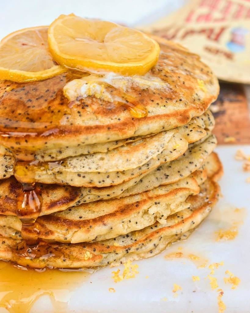 Cute_and_Food's tweet photo. "[ homemade ] LEMON POPPY SEED PANCAKES . Recipe in Comment" via #FoodPorn Subreddit - Courtesy of jwandon. https://t.co/oJHXVnMnvS