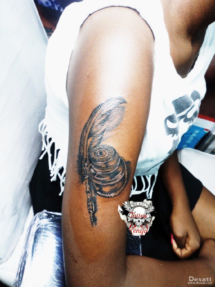 TattooKenya's tweet photo. Feather TATTOO 🔥
 Dm open
#FarmersUnderSiege 
#KasaraniStadium 
#APRMReportLaunch 
#BiasharaFundKE 
#RogueJSC 
#IkoKaziKE https://t.co/2AdI6MPDpN