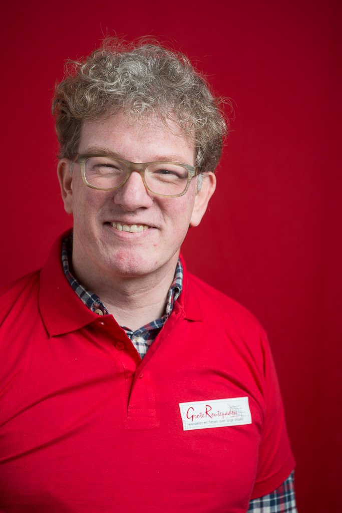 Grote Routepaden (@groteroutepaden) on Twitter photo Op 11 maart werd op de Algemene Vergadering Rik Röttger (42) aangesteld als nieuwe voorzitter van Grote Routepaden. "Het wandelen en fietsen over lange afstand is een vorm van duurzaam toerisme en bovenal een way of life."groteroutepaden.be/nl/nieuws/1/34… Op 11 maart werd op de Algemene Vergadering Rik Röttger (42) aangesteld als nieuwe voorzitter van Grote Routepaden. "Het wandelen en fietsen over lange afstand is een vorm van duurzaam toerisme en bovenal een way of life."groteroutepaden.be/nl/nieuws/1/34…
