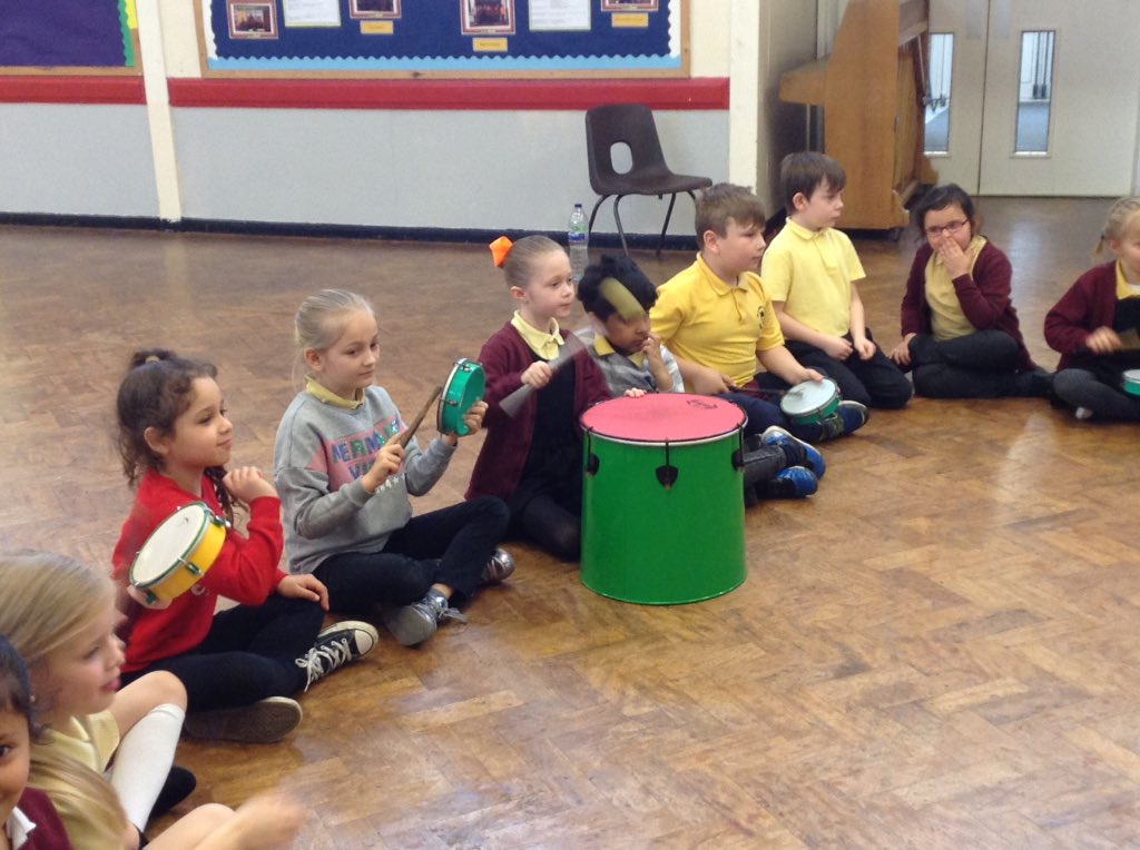 StAlbansSchool1's tweet photo. #SACPSY2 are enjoying a drumming workshop as part of their topic Beat, Band, Boogie @Cornerstonesedu #SACPSFUN #SACPSCREATIVITY #SACPSSCI #SACPSMUSIC https://t.co/sryDEwJF1x