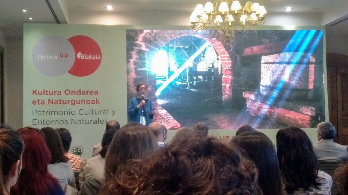 rewindthecity's tweet photo. "No tenemos audioguias, la ferrería la enseñamos personas cárnicas" Silvia Rubio de ferrería El Pobal en #thinkupbizkaia #ondare #patrimonio #elpobal #burdinola #ferreria #turismocultural https://t.co/VqQsXjSZl8