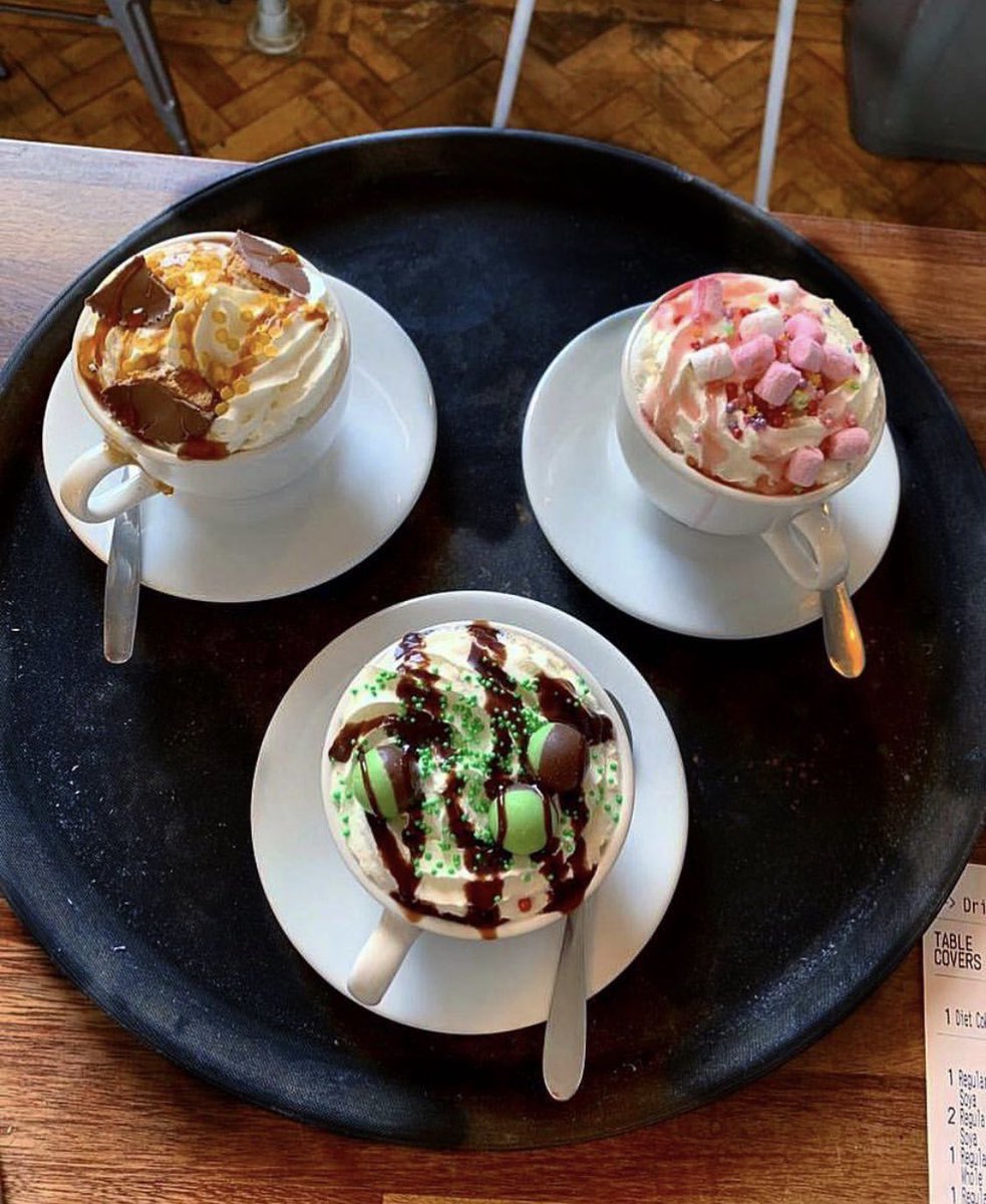 Happy Friday guys! The weekend is in clear sight &amp; we’re just a little bit excited about it!😍👌🏻☕️🍫🍬#spacecoffee #friyay #sweettooth