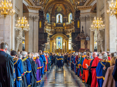 StPaulsChoir's tweet photo. Today, we are singing for our Livery friends from the City who are attending the #UnitedGuilds service, celebrating their civic and charity life. Thank for, those who support us, for helping #Choristership flourish @StPaulsLondon. https://t.co/hnHe0mLsBq