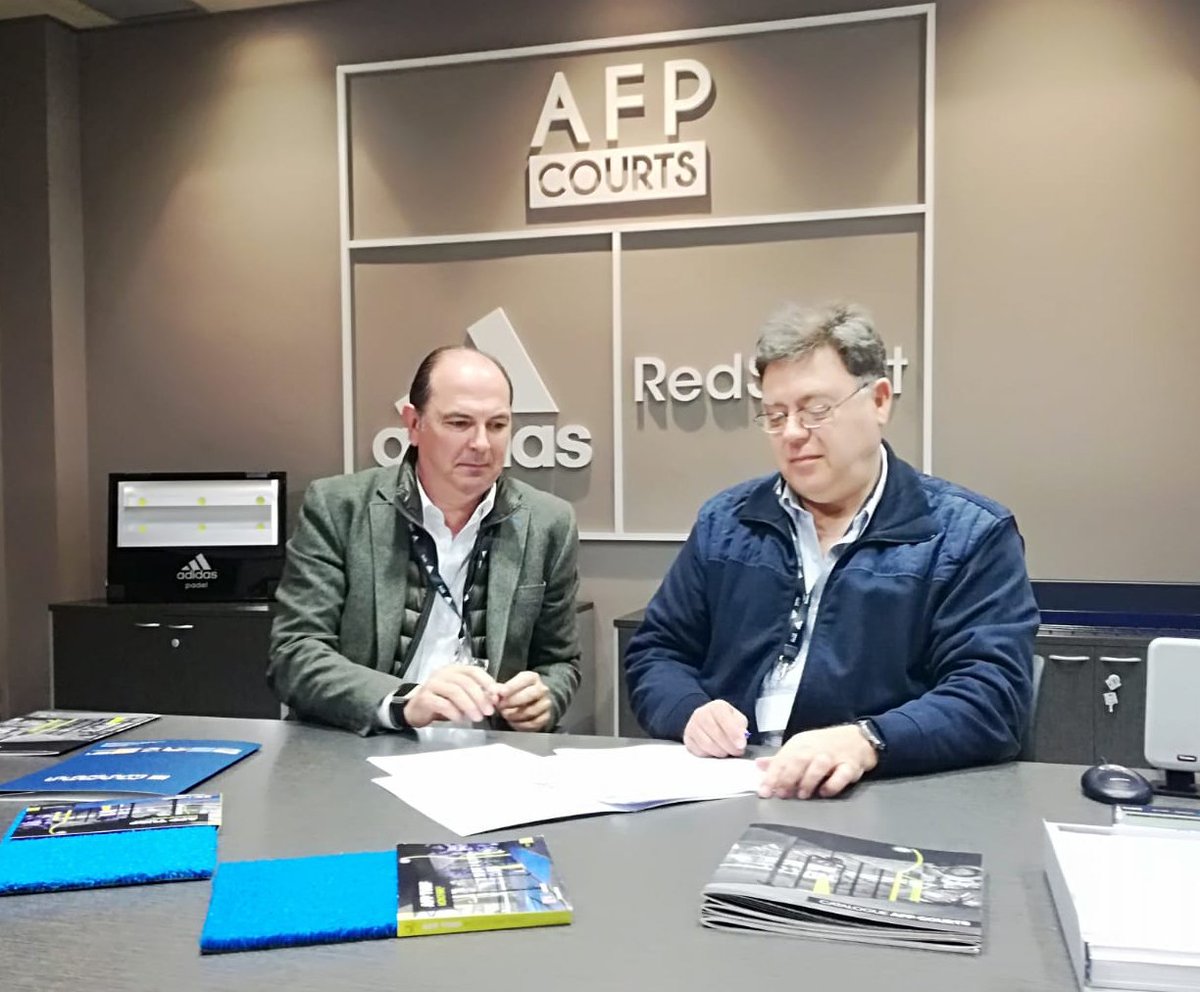 mondoiberica's tweet photo. #Pádel Mondo es proveedor de césped artificial para #AFPCourts. Hoy hemos tenido el placer de acompañarles en la inauguración de su showroom. ¡Espectacular! #Allforpadel Adidas https://t.co/muy5OKhgkz