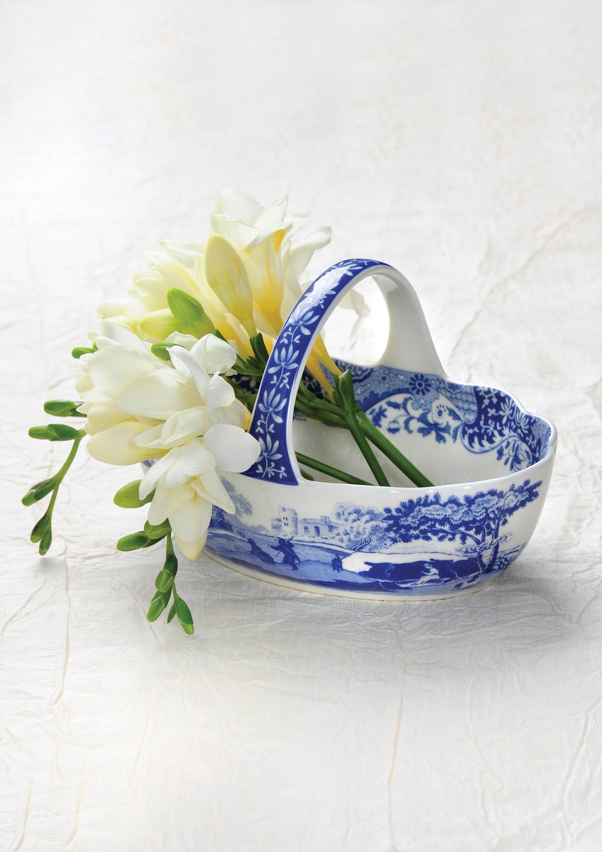 Spode wishes a very special Mother’s Day to each and every mum, may you all have a wonderful day filled with love. #Mothersday2019 #MothersDay #Mum #Flowers #Gift #BlueChina #BlueandWhite