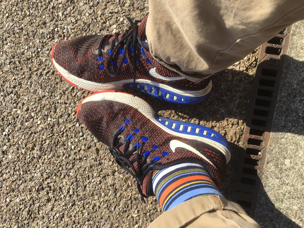 net_voyeur's tweet photo. What an absolutely gorgeous #SpringDay!! Sun is shining... Birds are singing and socks are brightโ๏ธ๐๐ #PromLife #ByTheBeach #HappyHappy https://t.co/vsF0AkisU1